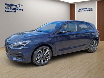 Neu Hyundai i30 Advantage 101 PS (74 kW) 2025 Blau Limousine