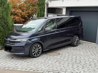 Blau Gebraucht 2024 VW Multivan Life Van | 49.890 € (Guter Preis)