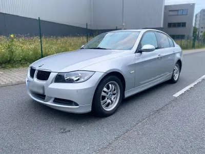 Gebraucht BMW 320 150 PS (110 kW) 2006 Silber Limousine