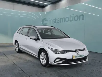 Gebraucht VW Golf VII Life 131 PS (96 kW) 2021 Silber Kleinwagen