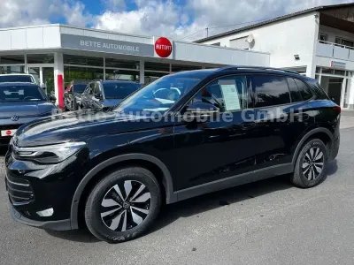 Neu VW Tiguan Life 150 PS (110 kW) 2026 Schwarz SUV