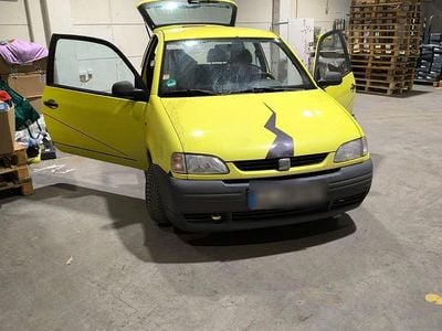 Gelb Gebraucht 1998 Seat Arosa Kleinwagen | 500 € (Guter Preis)