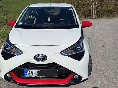Gebraucht Toyota Aygo Team 72 PS (52 kW) 2019 Weiß Kleinwagen