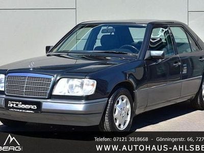 Gebraucht Mercedes E250 113 PS (83 kW) 1994 Blauschwarz  Limousine