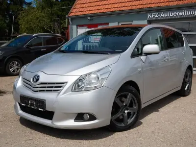 Gebraucht Toyota Verso Executive 177 PS (130 kW) 2009 Silber Van / Kleinbus
