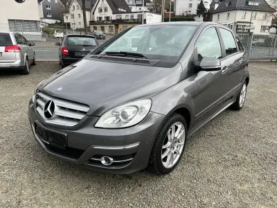Usata Mercedes B180 109 CV (80 kW) 2011 Grigio Monovolume