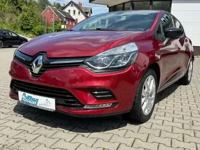 Gebraucht Renault Clio IV LIMITED 90 PS (66 kW) 2018 Rot intense Kleinwagen