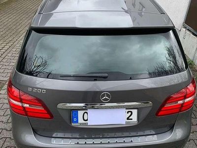 Gebraucht Mercedes B200 156 PS (114 kW) 2017 Silber Van / Kleinbus