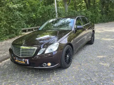 Gebraucht Mercedes E250 204 PS (150 kW) 2010 Braun Limousine