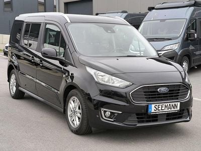 Schwarz Gebraucht 2021 Ford Tourneo Titanium Van / Kleinbus | 19.500 € (Fairer Preis)