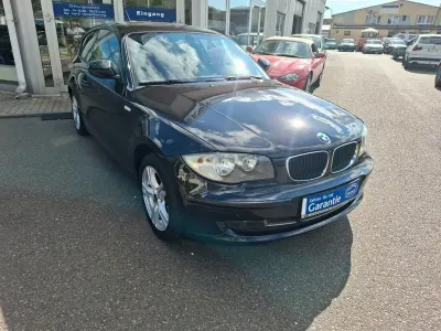 Gebraucht BMW 116 Lifestyle 122 PS (89 kW) 2010 Schwarz Kleinwagen