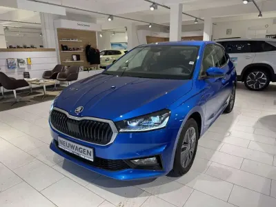 Neu Skoda Fabia Drive 95 PS (69 kW) 2025 Race blau metallic Kleinwagen