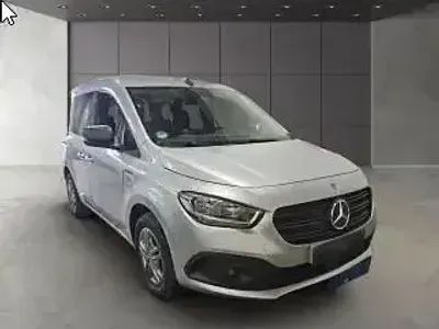 Gebraucht Mercedes eCitan 89 kW (122 PS) 2025 Helvinsilber metallic Kombi