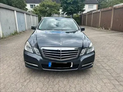 Gebraucht Mercedes E220 Avantgarde 170 PS (125 kW) 2011 Grau Limousine