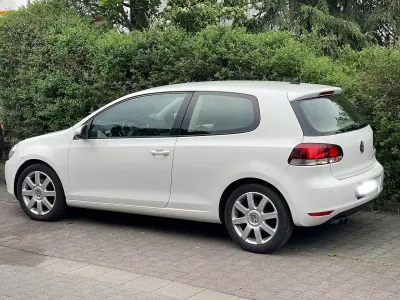 Gebraucht VW Golf VI Highline 140 PS (102 kW) 2009 Weiß Kleinwagen