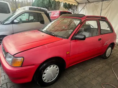 Gebraucht Toyota Starlet 75 PS (55 kW) 1994 Rot Kleinwagen