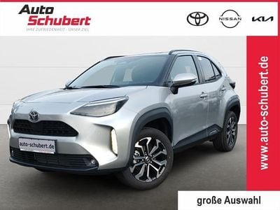 Neu Toyota Yaris Cross 131 PS (96 kW) 2025 Silber SUV