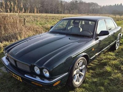 Grün Gebraucht 2000 Jaguar XJR Limousine | 34.500 € (Etwas zu teuer)