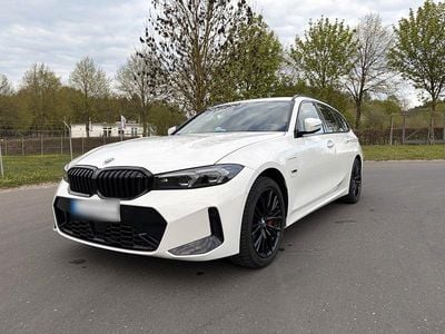 Second-hand BMW 330e M Sport 292 CP (214 kW) 2022 Alb Break