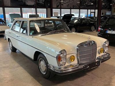Gebraucht Mercedes S280 160 PS (117 kW) 1970 Weiß Limousine