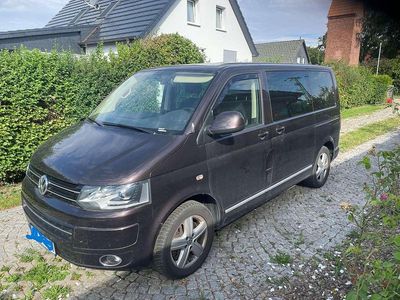 Gebraucht VW Multivan Highline 179 PS (131 kW) 2015 Braun Van / Kleinbus