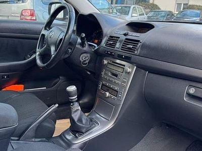 Gebraucht Toyota Avensis 170 PS (125 kW) 2006 Silber Kombi