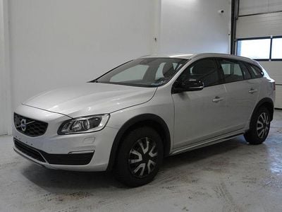 Gebraucht Volvo V60 CC Momentum 190 PS (139 kW) 2017 Silber Kombi