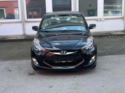 Gebraucht Hyundai ix20 Classic 90 PS (66 kW) 2012 Schwarz Kleinwagen