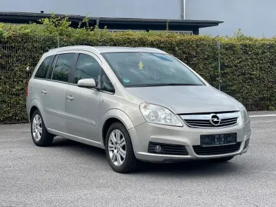 Gebraucht Opel Zafira Edition 140 PS (102 kW) 2009 Silber Van / Kleinbus