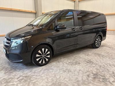 Gebraucht Mercedes V220 163 PS (119 kW) 2023 Schwarz Van / Kleinbus