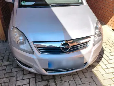 Gebraucht Opel Zafira 125 PS (91 kW) 2009 Silber Van / Kleinbus