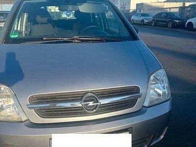 Silber Gebraucht 2004 Opel Meriva Basis Van / Kleinbus | 990 € (Guter Preis)