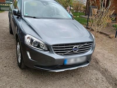 Second-hand Volvo XC60 Momentum 150 CP (110 kW) 2016 Gri SUV