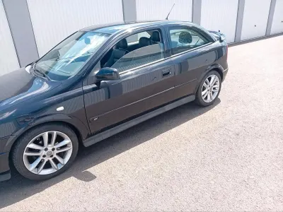 Gebraucht Opel Astra Sport 103 PS (75 kW) 2003 Schwarz Coupé