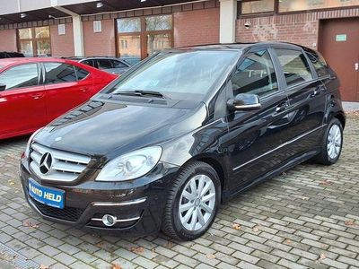 Gebraucht Mercedes B180 116 PS (85 kW) 2011 Kosmosschwarz Van / Kleinbus