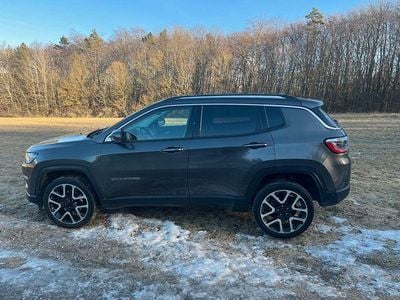 Grau Gebraucht 2018 Jeep Compass Limited SUV | 16.800 € (Fairer Preis)