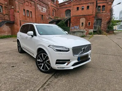 Używany Volvo XC90 Inscription 250 KM (183 kW) 2021 Biały SUV