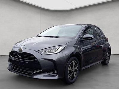 Neu Toyota Yaris Hybrid Comfort 116 PS (85 kW) 2025 Marlingrau metallic Limousine