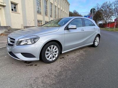Usata Mercedes A180 Style 122 CV (89 kW) 2015 Argento Berlina
