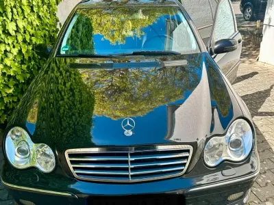 Używany Mercedes C32 AMG AMG 354 KM (260 kW) 2001 Czarny Kombi