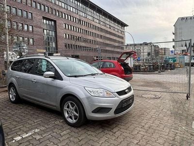 Gebraucht Ford Focus Style 145 PS (106 kW) 2009 Polarsilber metallic Kombi