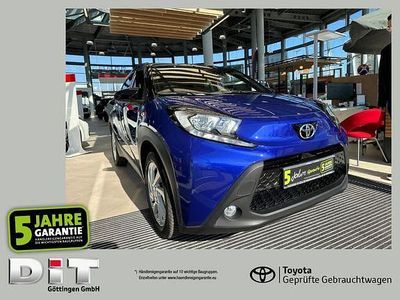 Gebraucht Toyota Aygo X Basis 72 PS (52 kW) 2024 Juniper blue metallic/ night sky black SUV