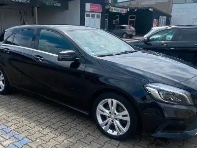 Gebraucht Mercedes A200 136 PS (100 kW) 2016 Schwarz Limousine