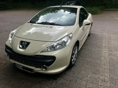 Gebraucht Peugeot 207 CC Platinum 109 PS (80 kW) 2008 Beige Cabrio