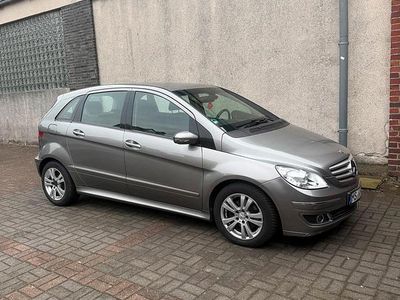 Gebraucht Mercedes B200 140 PS (102 kW) 2006 Beige Van / Kleinbus