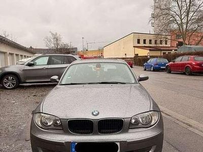 Gebraucht BMW 116 122 PS (89 kW) 2008 Grau Kleinwagen