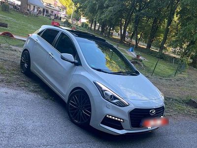 Usata Hyundai i30 Turbo 186 CV (136 kW) 2016 Bianco Berlina
