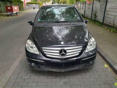 Mercedes B180