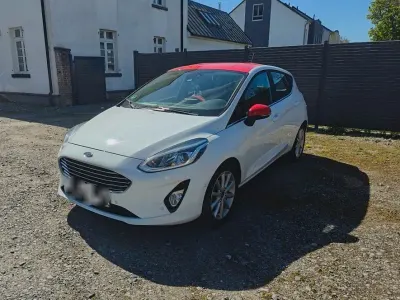 Gebraucht Ford Fiesta Titanium 101 PS (74 kW) 2017 Weiß Kleinwagen
