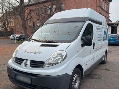 Second-hand Renault Trafic 145 CP (106 kW) 2008 Alb Monovolum